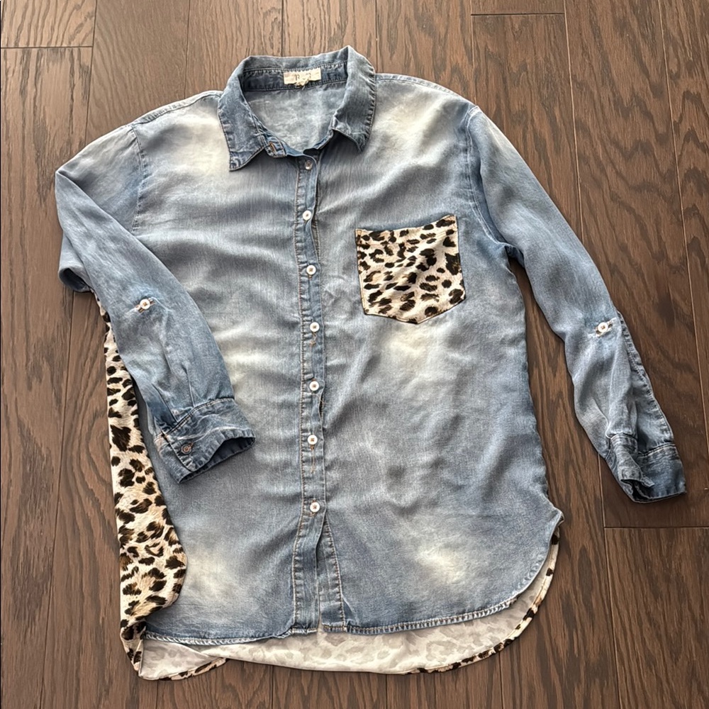 Cute Lyocell Distressed Denim & Leopard Button Down Top